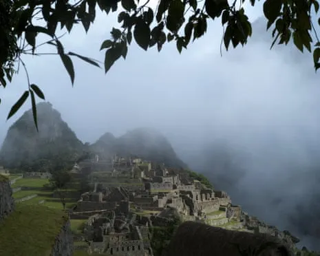 Rocks placed on Train Tracks Leave Hundreds of Travelers en route to Machu Picchu